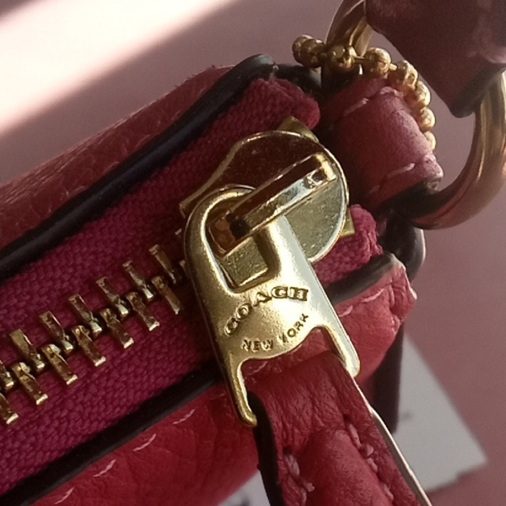 NWT Spring Easter Coach Carriage Strawberry Haze Leather Handbag Wristlet - Picture 5 of 16